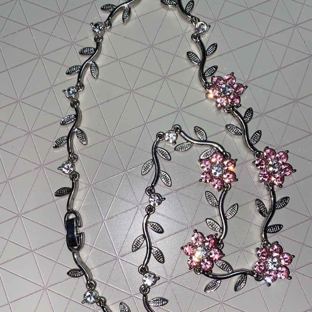 🌸 Necklace With Pink Crystal Flowers 🌸